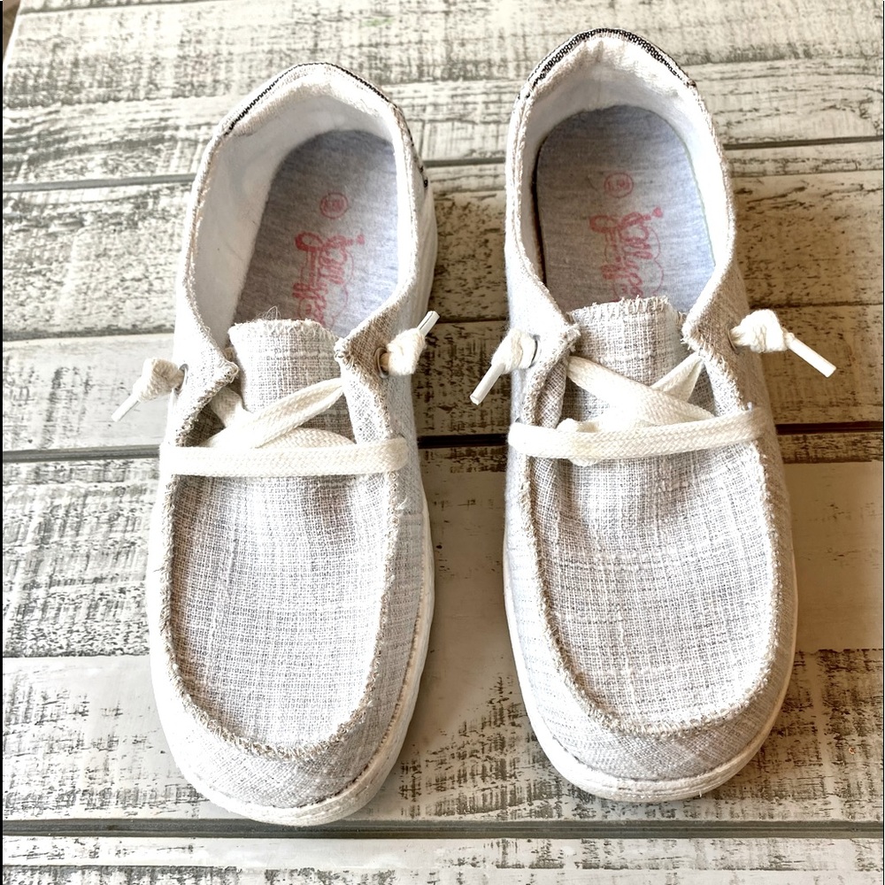 Summer sneakers 8.5